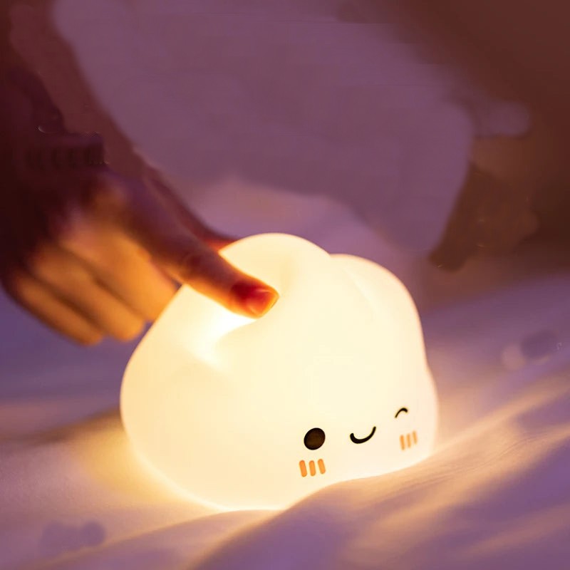 Children's cloud-shaped silicone night lamp.